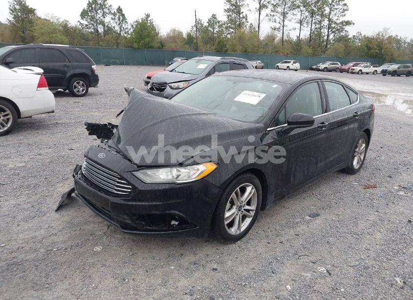 Photo 2 of 2018 Ford Fusion SE (VIN 3FA6P0HD9JR195794)