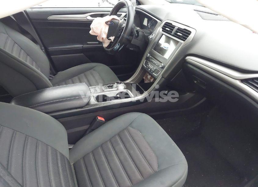 Photo 5 of 2018 Ford Fusion SE (VIN 3FA6P0HD9JR195794)