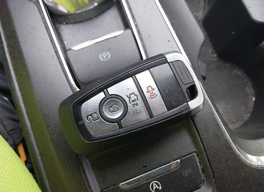 Photo 11 of 2018 Ford Fusion SE (VIN 3FA6P0HD9JR221133)