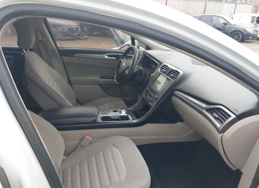 Photo 5 of 2018 Ford Fusion SE (VIN 3FA6P0HD9JR221133)