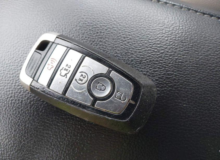 Photo 11 of 2018 Ford Fusion SE (VIN 3FA6P0HD9JR239065)