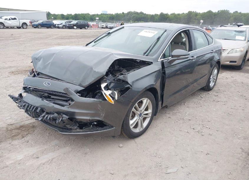 Photo 2 of 2018 Ford Fusion SE (VIN 3FA6P0HD9JR239065)