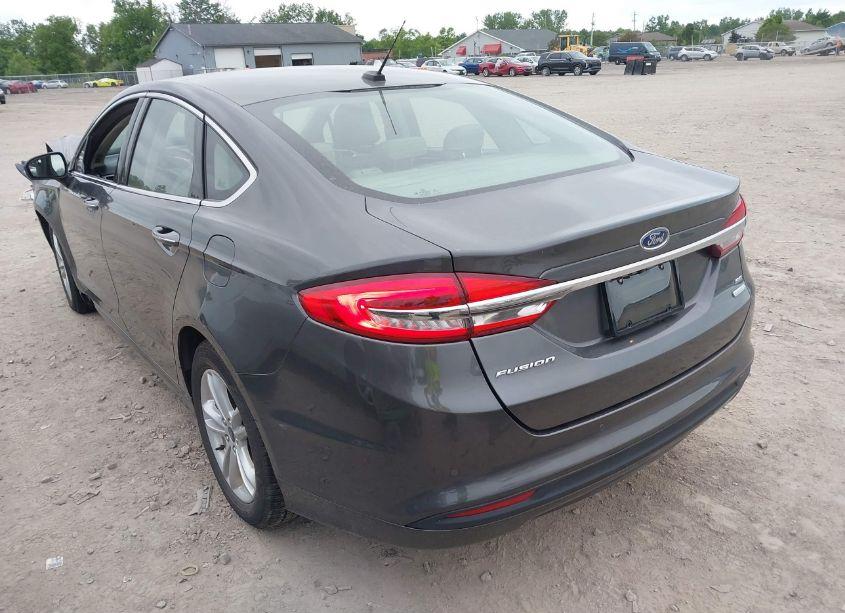Photo 3 of 2018 Ford Fusion SE (VIN 3FA6P0HD9JR239065)