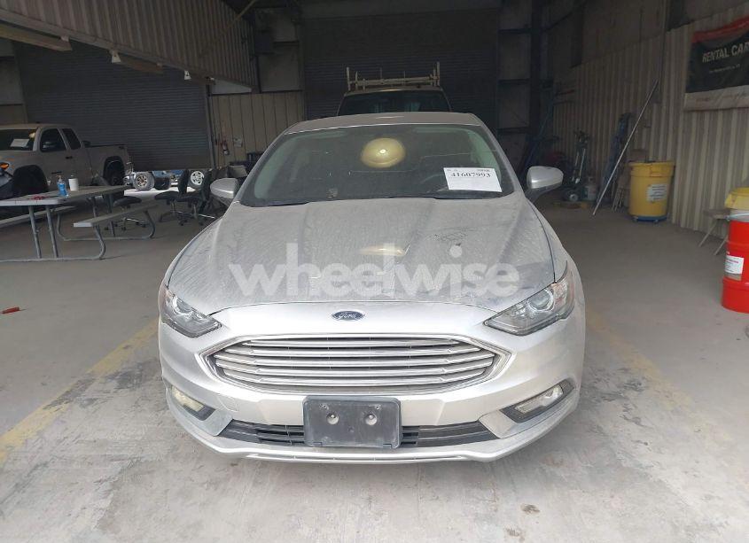 Photo 12 of 2018 Ford Fusion SE (VIN 3FA6P0HD9JR240118)