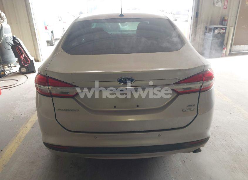 Photo 16 of 2018 Ford Fusion SE (VIN 3FA6P0HD9JR240118)