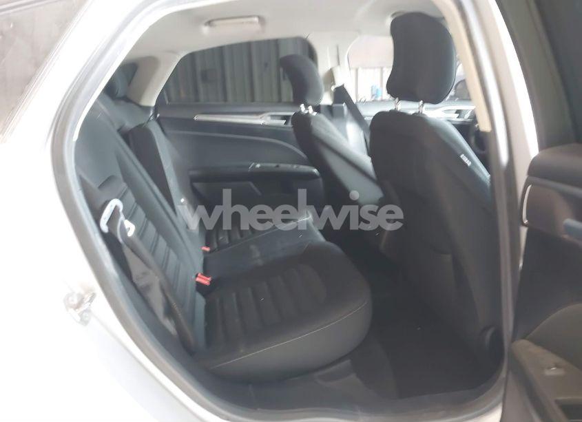 Photo 8 of 2018 Ford Fusion SE (VIN 3FA6P0HD9JR240118)