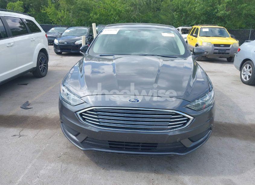 Photo 12 of 2018 Ford Fusion SE (VIN 3FA6P0HD9JR240538)