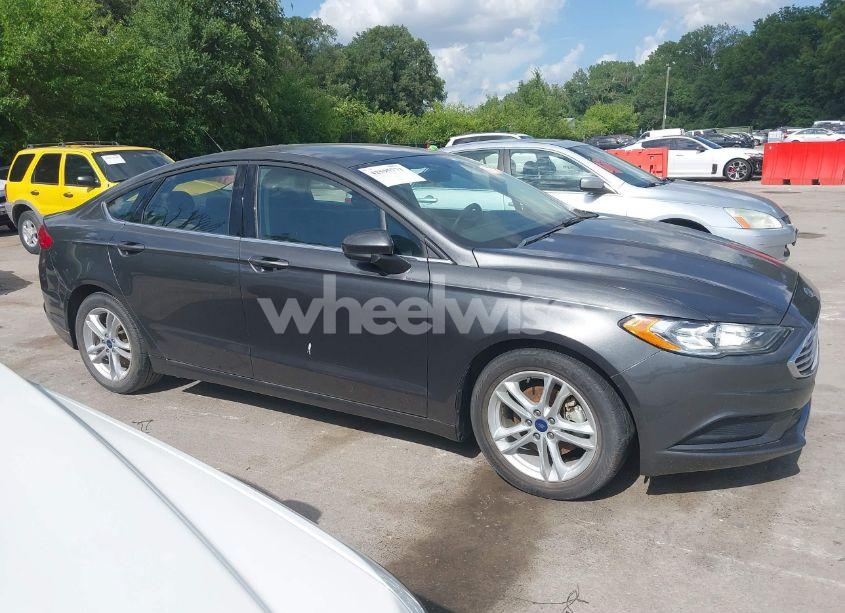 Photo 13 of 2018 Ford Fusion SE (VIN 3FA6P0HD9JR240538)