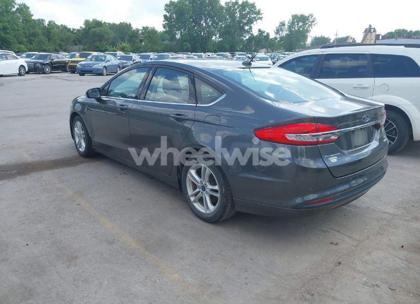 Photo 3 of 2018 Ford Fusion SE (VIN 3FA6P0HD9JR240538)