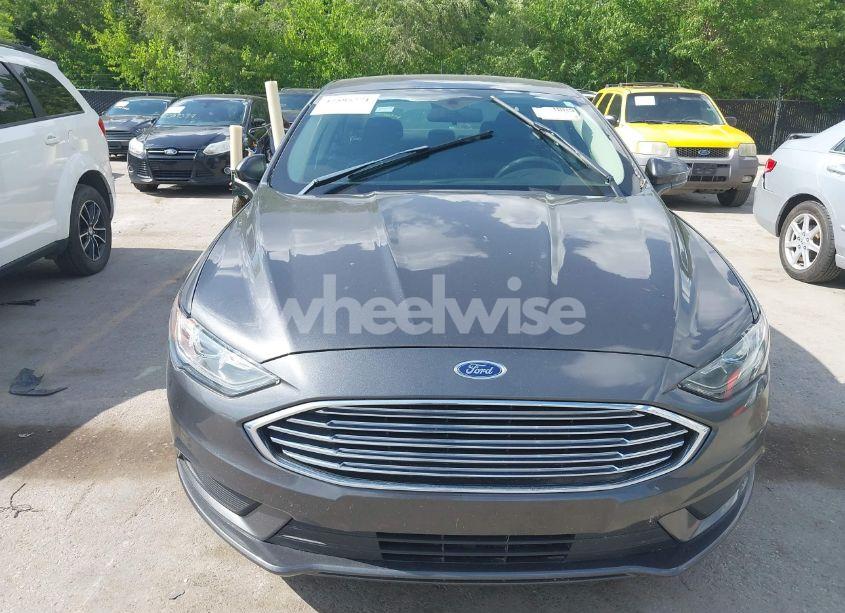 Photo 6 of 2018 Ford Fusion SE (VIN 3FA6P0HD9JR240538)