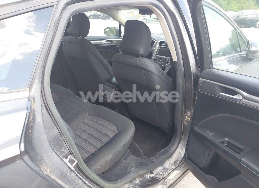 Photo 8 of 2018 Ford Fusion SE (VIN 3FA6P0HD9JR240538)