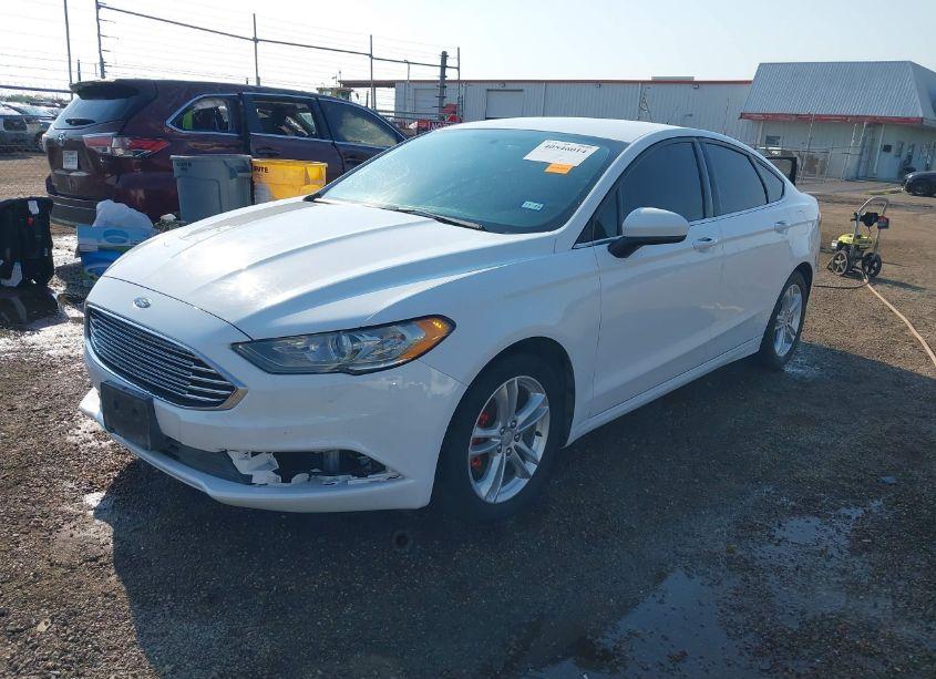Photo 2 of 2018 Ford Fusion SE (VIN 3FA6P0HD9JR260093)