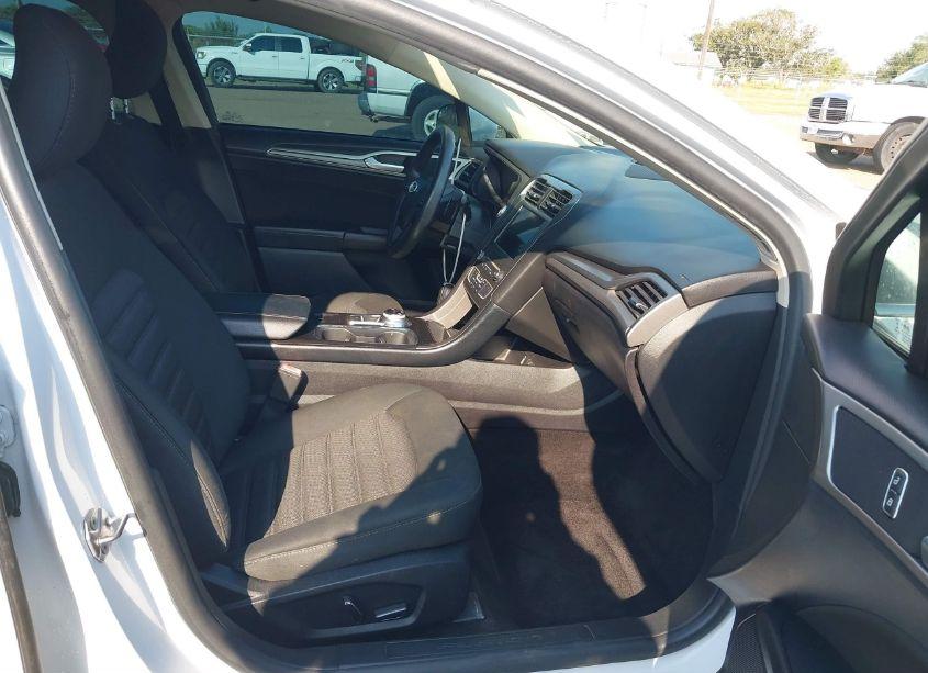 Photo 5 of 2018 Ford Fusion SE (VIN 3FA6P0HD9JR260093)