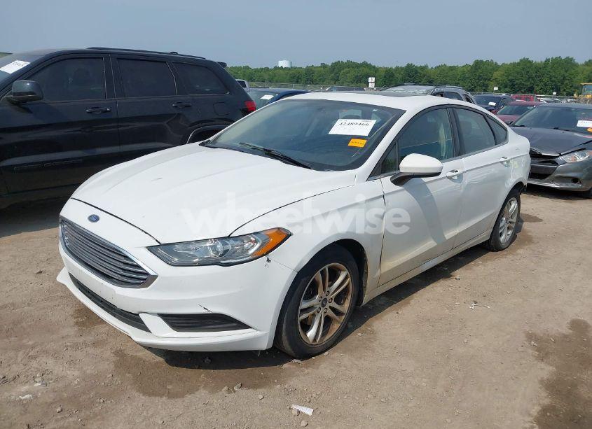Photo 2 of 2018 Ford Fusion SE (VIN 3FA6P0HD9JR265956)