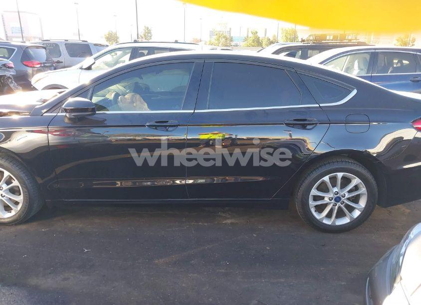 Photo 15 of 2019 Ford Fusion SE (VIN 3FA6P0HD9KR114648)