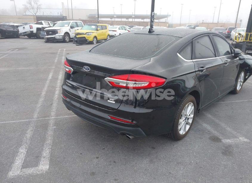 Photo 4 of 2019 Ford Fusion SE (VIN 3FA6P0HD9KR114648)