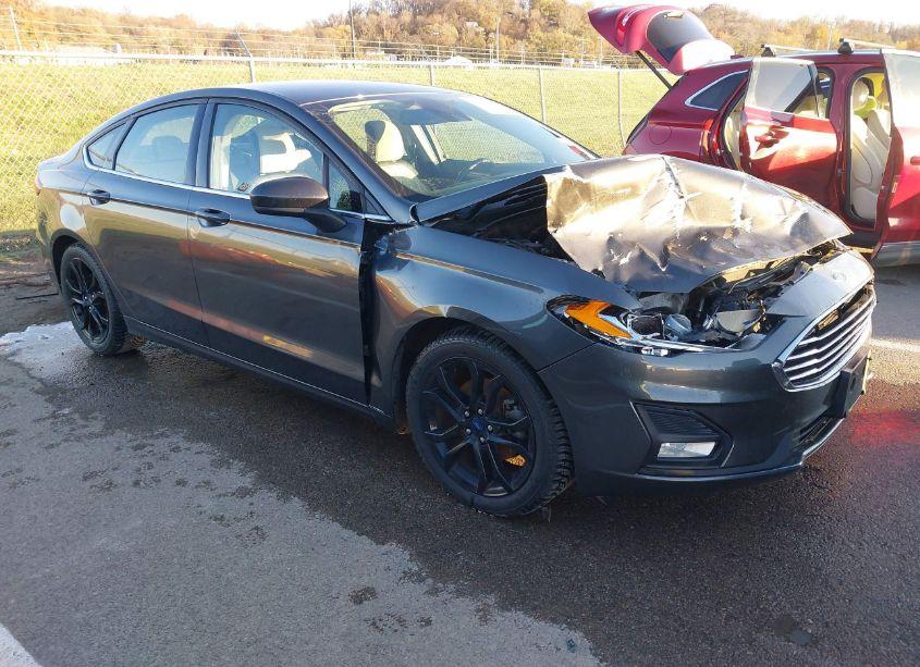 2019 Ford Fusion SE (VIN 3FA6P0HD9KR133409) main photo