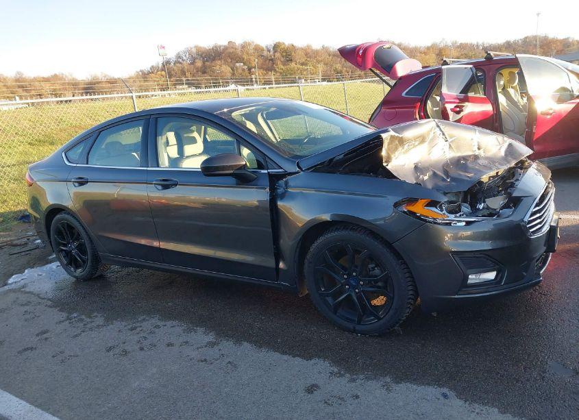 Photo 13 of 2019 Ford Fusion SE (VIN 3FA6P0HD9KR133409)