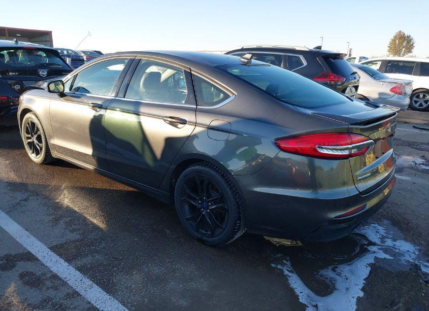 Photo 3 of 2019 Ford Fusion SE (VIN 3FA6P0HD9KR133409)
