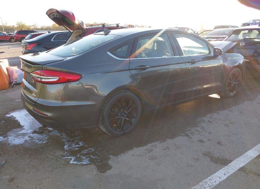 Photo 4 of 2019 Ford Fusion SE (VIN 3FA6P0HD9KR133409)