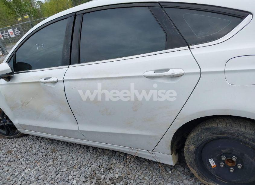 Photo 14 of 2019 Ford Fusion SE (VIN 3FA6P0HD9KR160898)