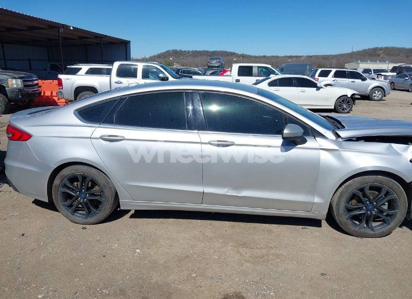 Photo 14 of 2019 Ford Fusion SE (VIN 3FA6P0HD9KR172372)