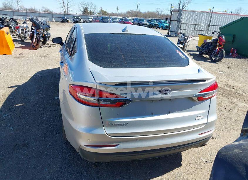 Photo 17 of 2019 Ford Fusion SE (VIN 3FA6P0HD9KR172372)