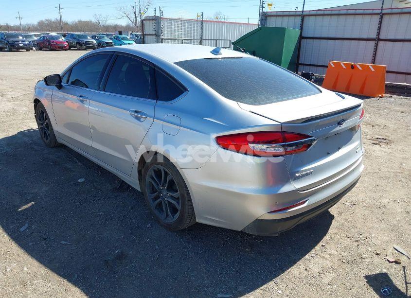 Photo 3 of 2019 Ford Fusion SE (VIN 3FA6P0HD9KR172372)
