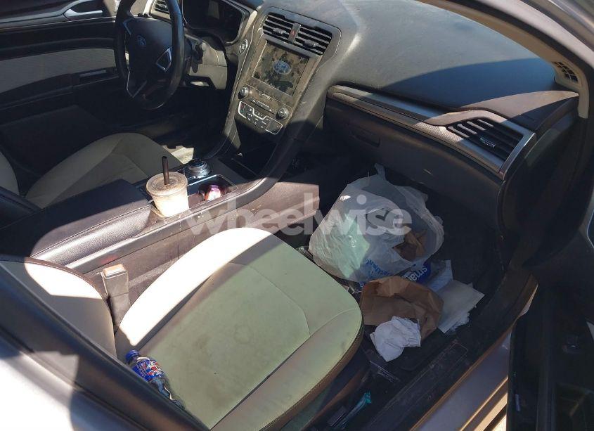 Photo 5 of 2019 Ford Fusion SE (VIN 3FA6P0HD9KR172372)