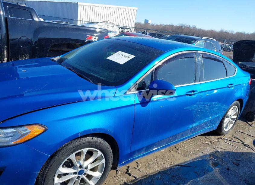 Photo 14 of 2019 Ford Fusion SE (VIN 3FA6P0HD9KR195778)