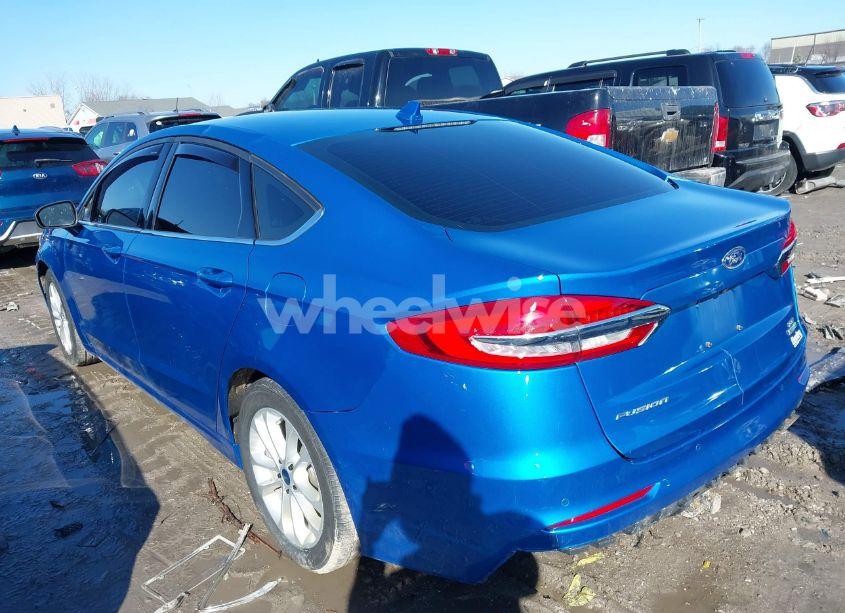 Photo 3 of 2019 Ford Fusion SE (VIN 3FA6P0HD9KR195778)