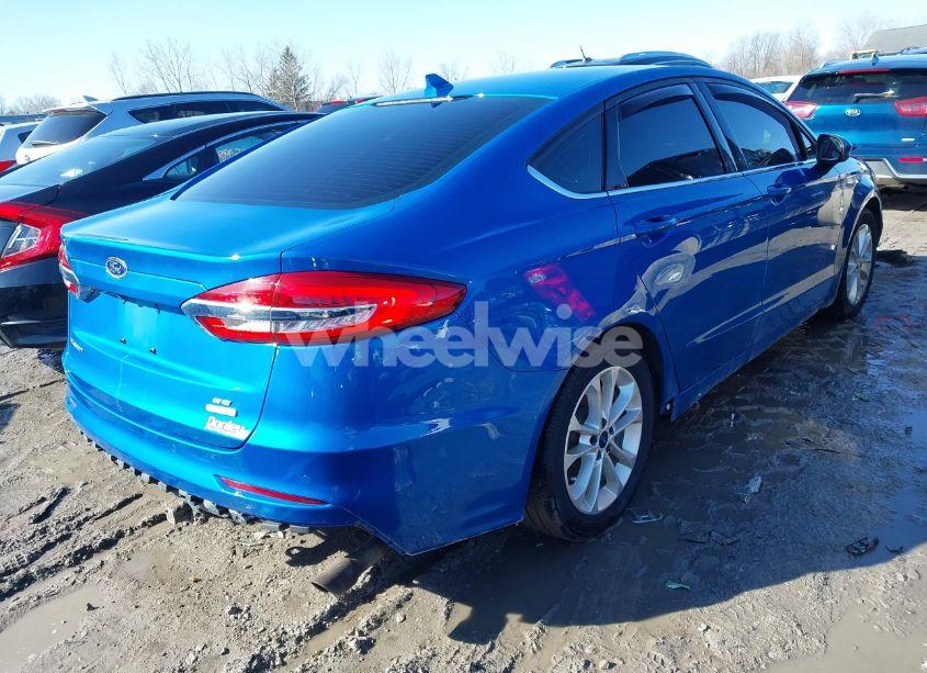 Photo 4 of 2019 Ford Fusion SE (VIN 3FA6P0HD9KR195778)