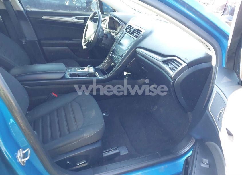 Photo 5 of 2019 Ford Fusion SE (VIN 3FA6P0HD9KR195778)