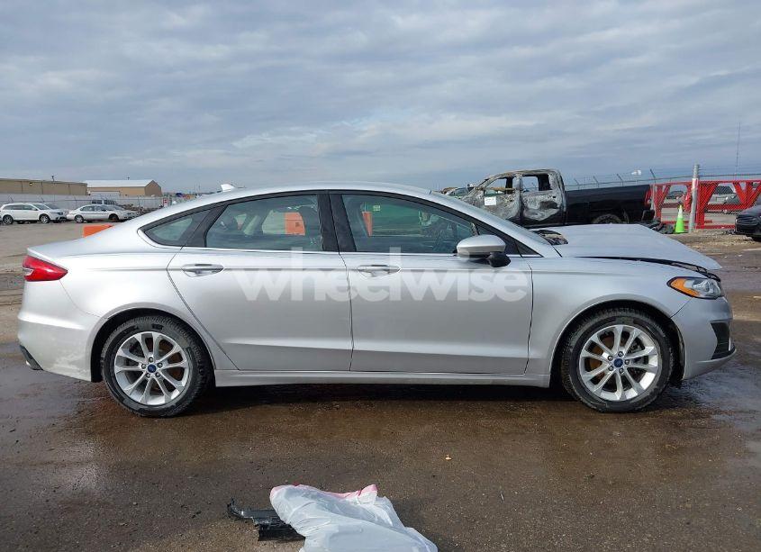 Photo 14 of 2019 Ford Fusion SE (VIN 3FA6P0HD9KR229945)