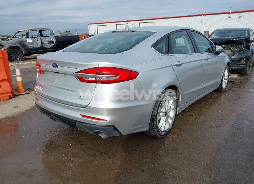 Photo 4 of 2019 Ford Fusion SE (VIN 3FA6P0HD9KR229945)