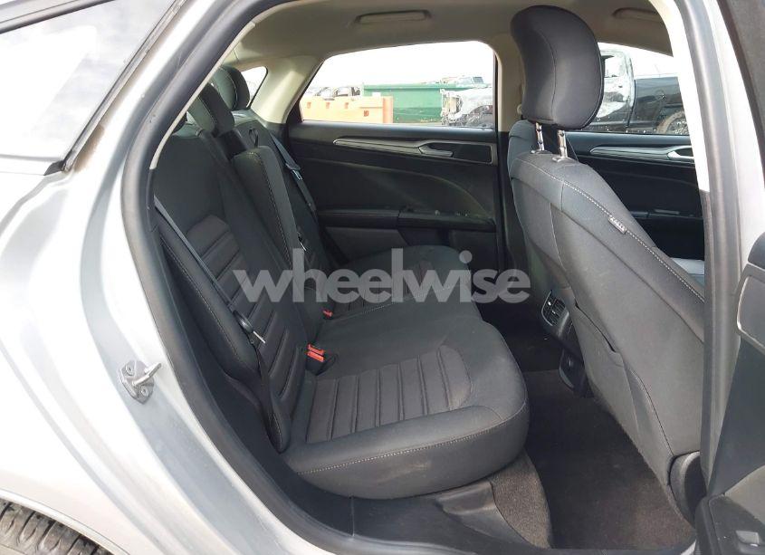 Photo 8 of 2019 Ford Fusion SE (VIN 3FA6P0HD9KR229945)