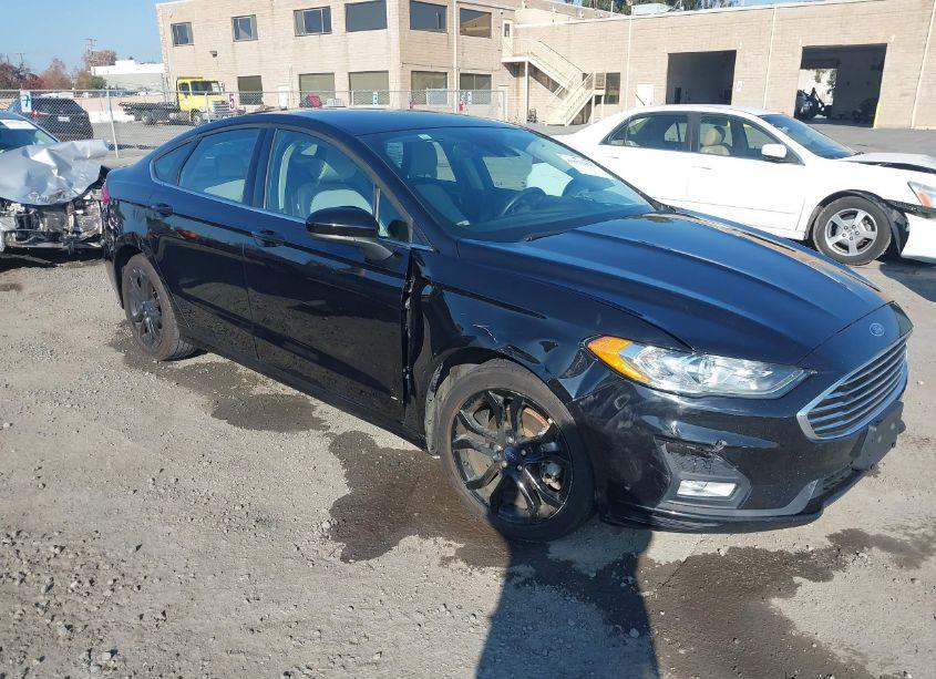 2019 Ford Fusion SE (VIN 3FA6P0HD9KR233008) main photo