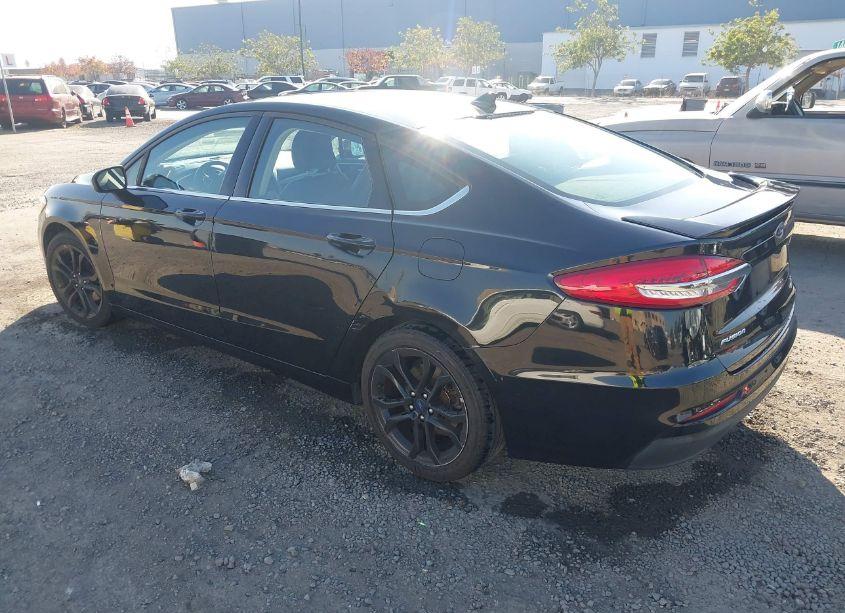 Photo 3 of 2019 Ford Fusion SE (VIN 3FA6P0HD9KR233008)