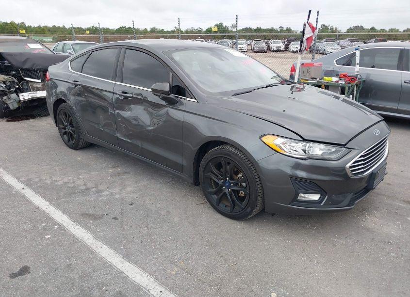 2020 Ford Fusion SE (VIN 3FA6P0HD9LR103649) main photo