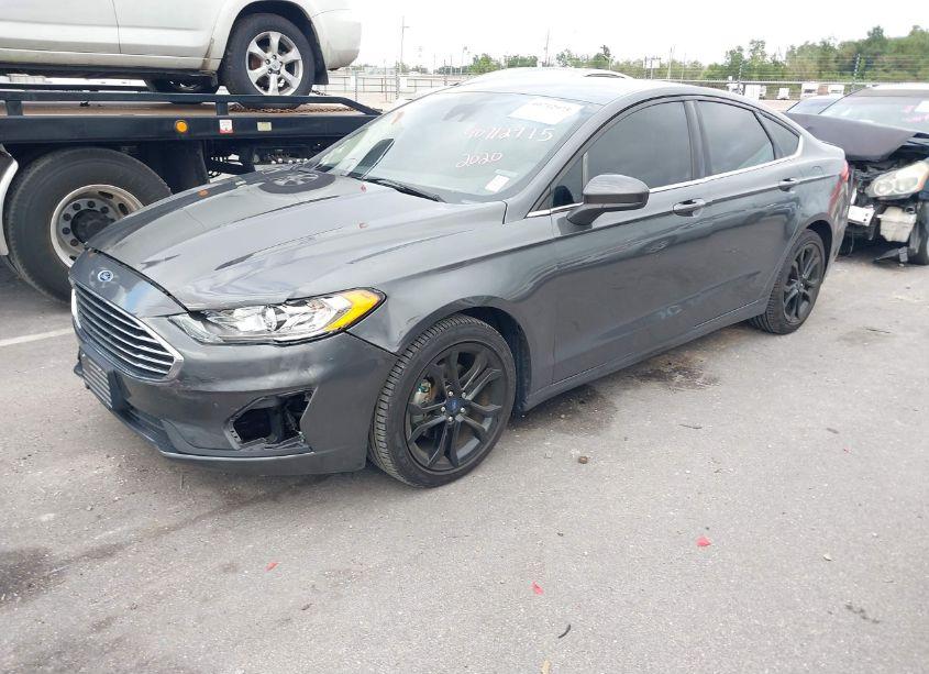 Photo 2 of 2020 Ford Fusion SE (VIN 3FA6P0HD9LR103649)