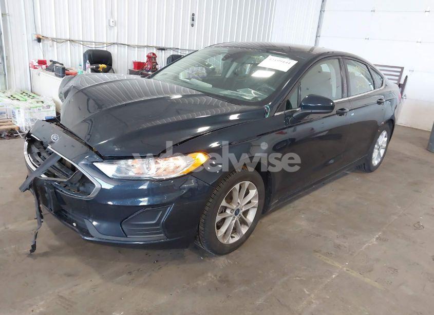 Photo 2 of 2020 Ford Fusion SE (VIN 3FA6P0HD9LR149787)