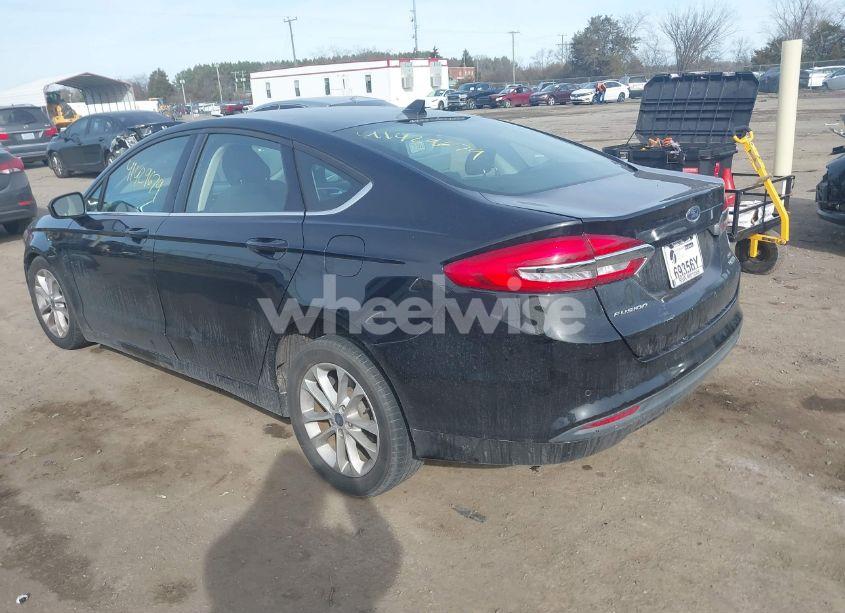 Photo 3 of 2020 Ford Fusion SE (VIN 3FA6P0HD9LR160241)