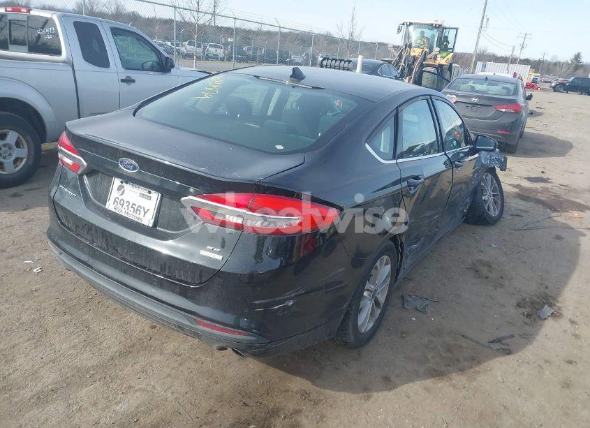 Photo 4 of 2020 Ford Fusion SE (VIN 3FA6P0HD9LR160241)