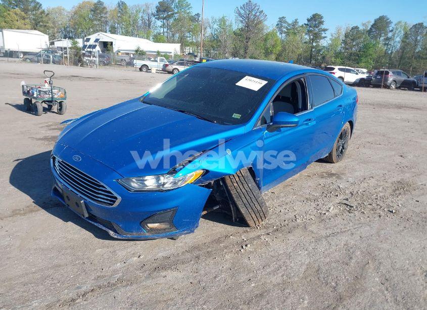 Photo 2 of 2020 Ford Fusion SE (VIN 3FA6P0HD9LR161924)