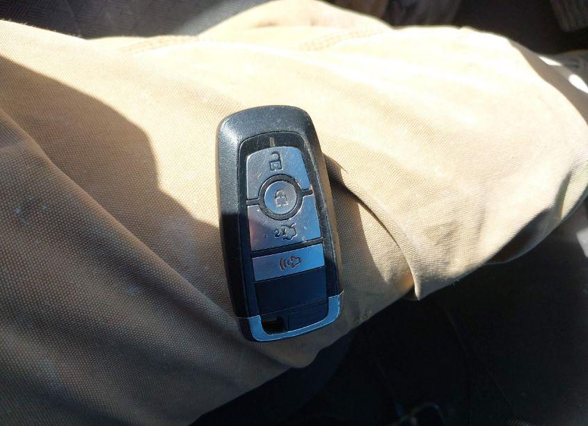 Photo 11 of 2020 Ford Fusion SE (VIN 3FA6P0HD9LR189769)