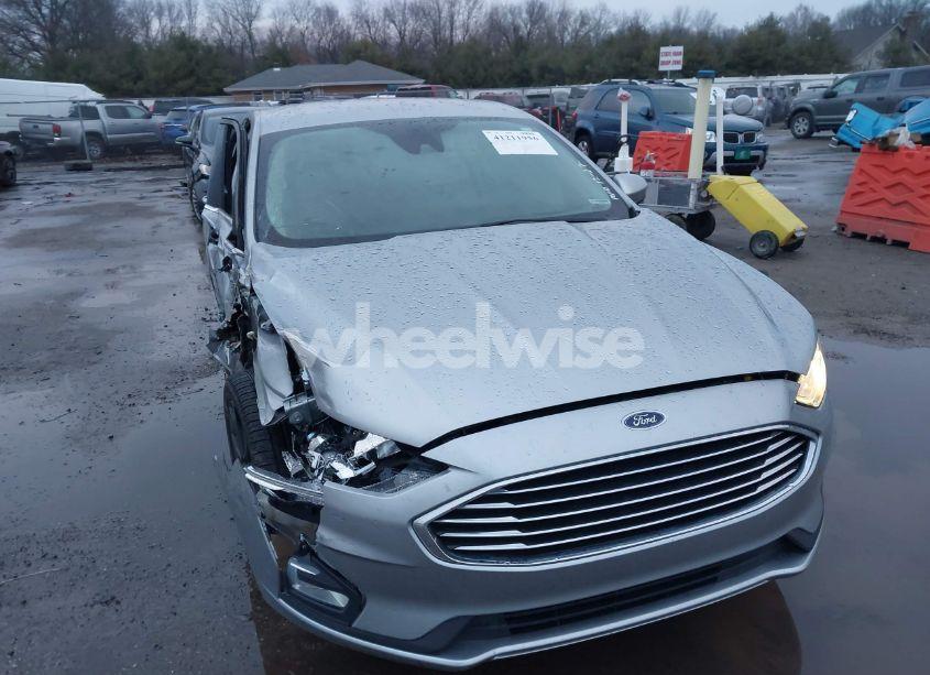 2020 Ford Fusion SE (VIN 3FA6P0HD9LR226755) main photo