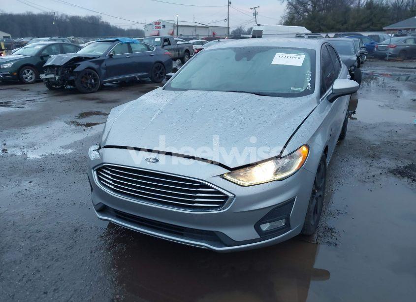 Photo 2 of 2020 Ford Fusion SE (VIN 3FA6P0HD9LR226755)