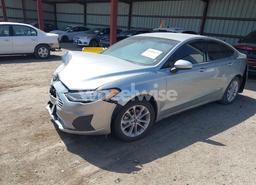 Photo 2 of 2020 Ford Fusion SE (VIN 3FA6P0HD9LR231471)