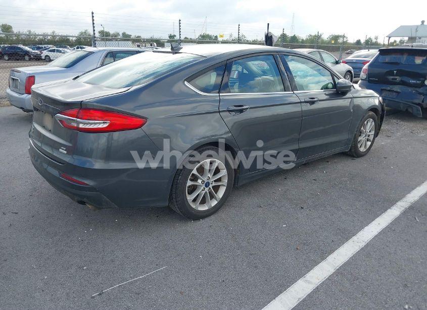 Photo 4 of 2020 Ford Fusion SE (VIN 3FA6P0HD9LR235200)