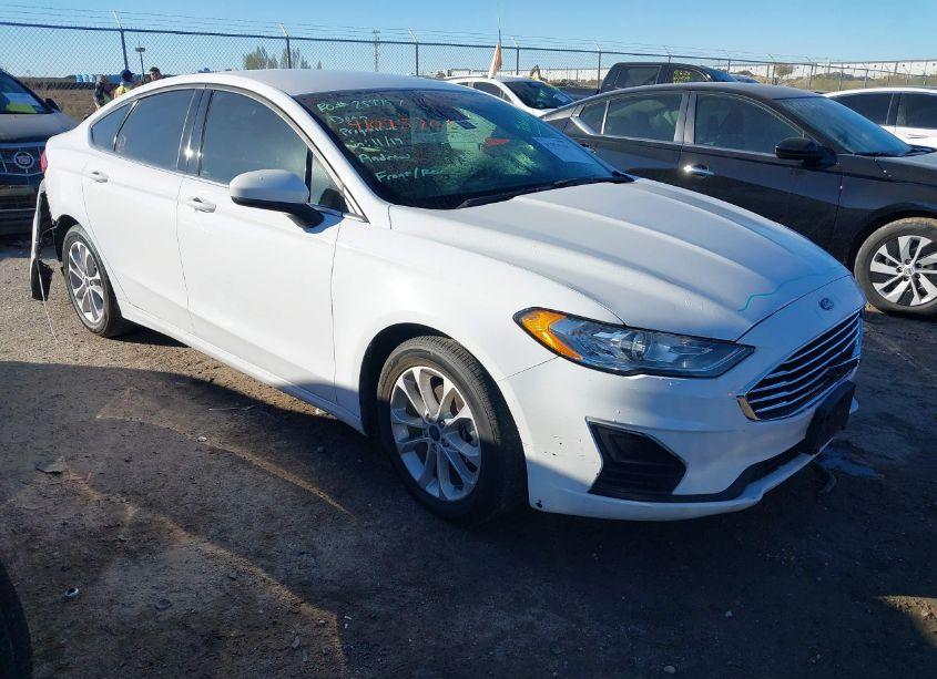 2020 Ford Fusion SE (VIN 3FA6P0HD9LR258900) main photo